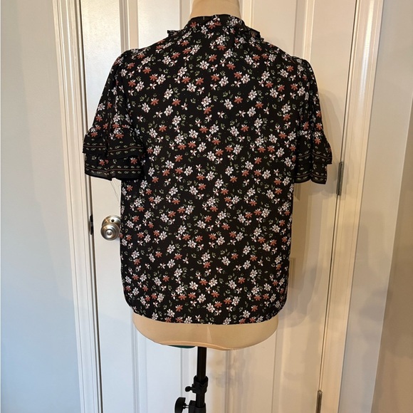 Max Studio Black and White Flutter Sleeve Blouse - Picture 7 of 9